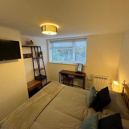 Modern 1 Bed Apartment With Car Parking Bitton Zewnętrze zdjęcie
