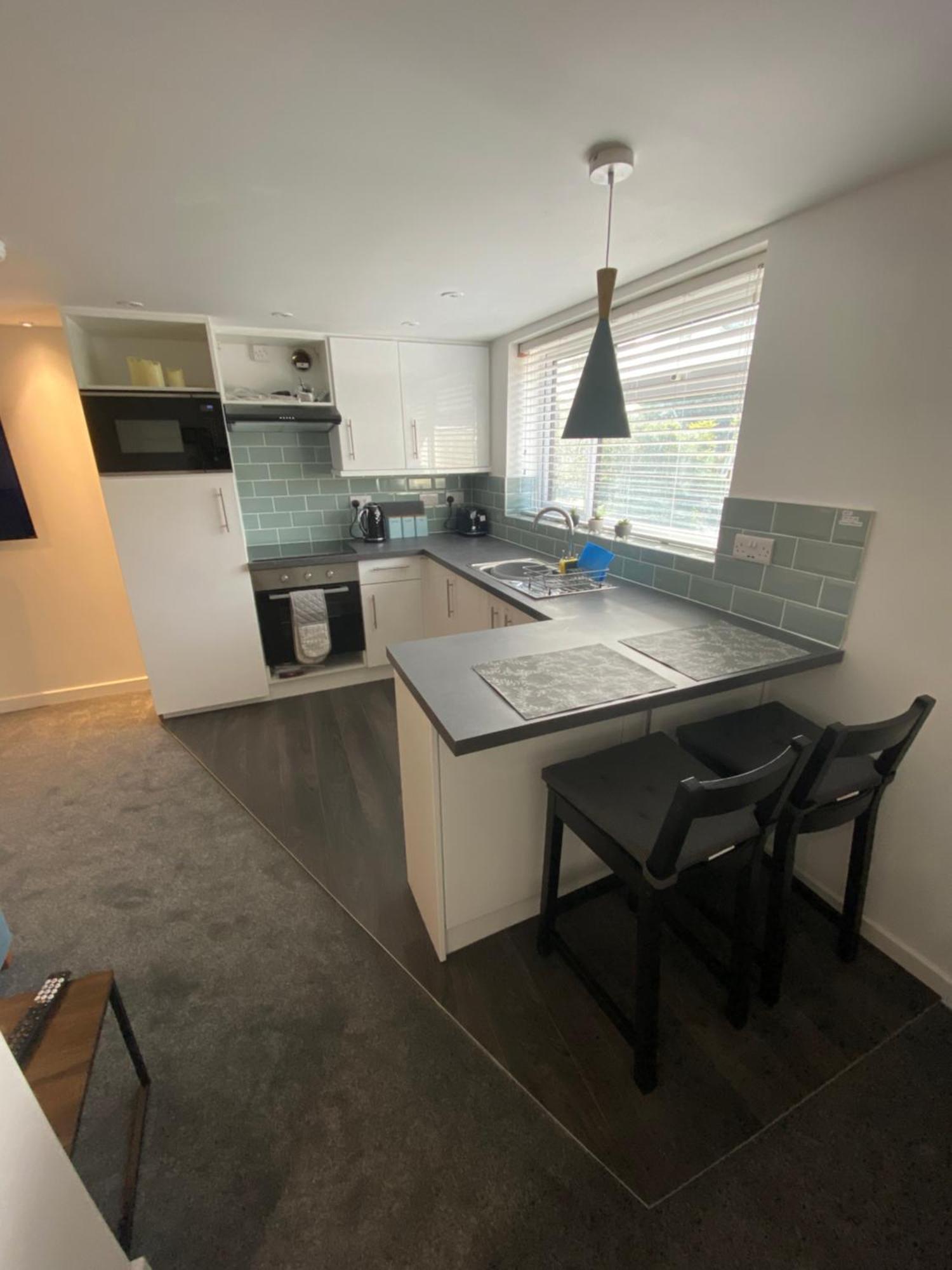 Modern 1 Bed Apartment With Car Parking Bitton Zewnętrze zdjęcie